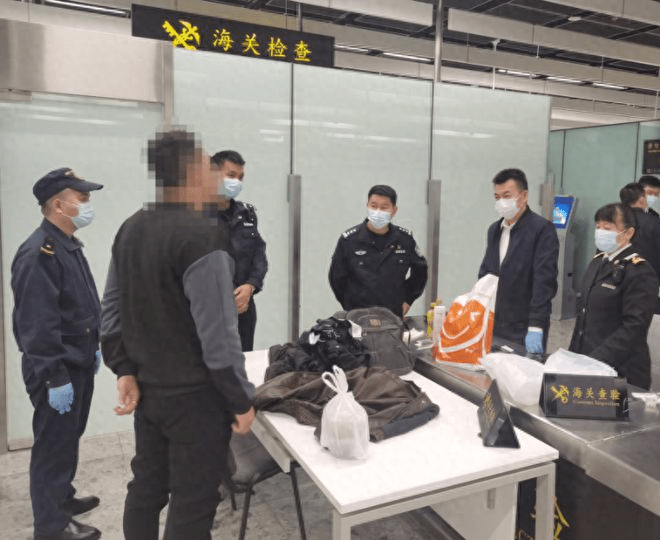 深圳海關聯合深圳鐵路公安處偵破跨境運輸毒品案。