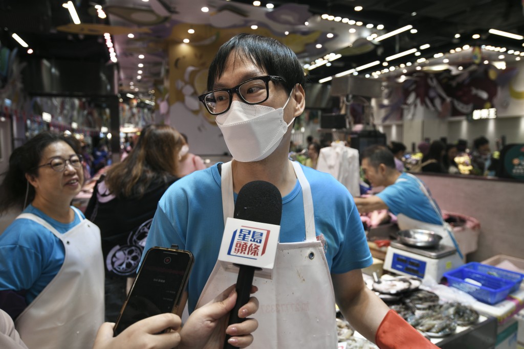 魚檔負責人Kelvin表示，現在用廚餘桶感覺起碼可以為環保出一分力，就算政府不推行垃圾收費都會繼續做。