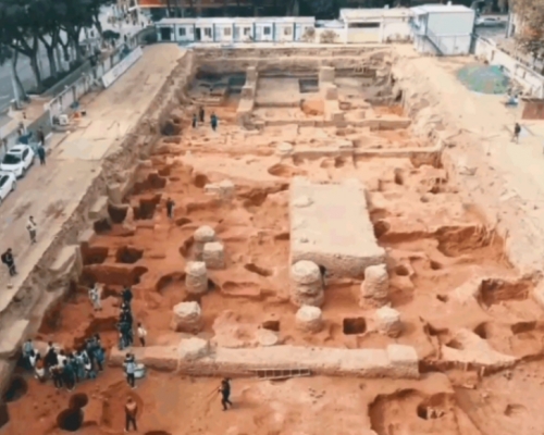 此次發掘面積2,400平方米。網圖