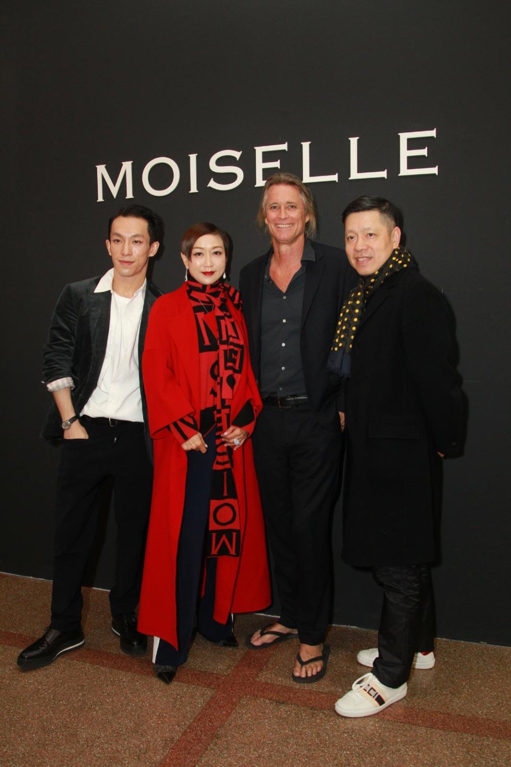 陳柏熹與父母及Russell James。