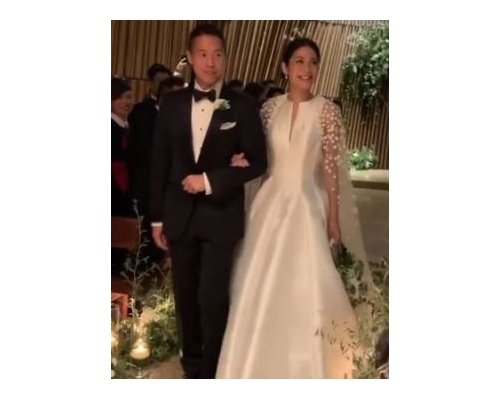 周立璟和盧恬兒拍拖兩年,昨在日本結婚。