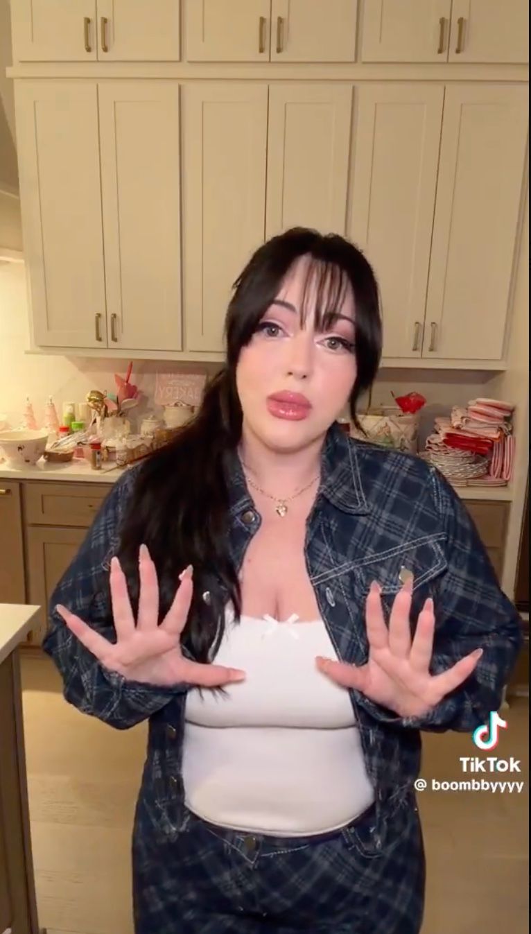 美创作歌手Bekuh Boom惊爆在创作BLACKPINK歌曲《Typa Girl》时遭到严重欺凌。 美创作歌手Bekuh Boom惊爆在创作BLACKPINK歌曲《Typa Girl》时遭到严重欺凌。