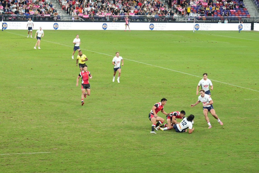 何永賢到啟德體育園觀賽，與同僚一起見證全運會七人制橄欖球項目男子組冠亞軍賽。何永賢fb