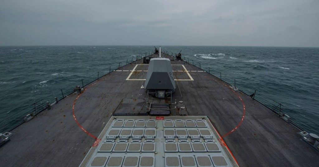 美軍勃克級驅逐艦菲恩號今日穿越台海。路透社