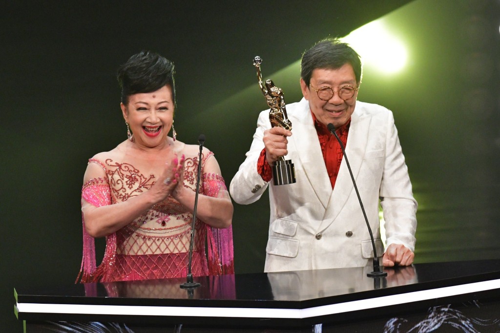 从影多年的胡枫去年获得金像奖「终身成就奖」。