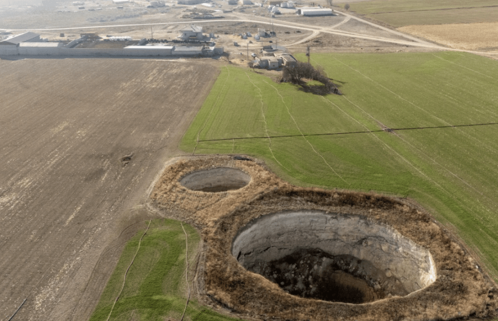 被譽為土耳其「糧倉」的中部科尼亞平原(Konya),正陷入一場前所未有的地質災難。路透社 被譽為土耳其「糧倉」的中部科尼亞平原(Konya),正陷入一場前所未有的地質災難。路透社