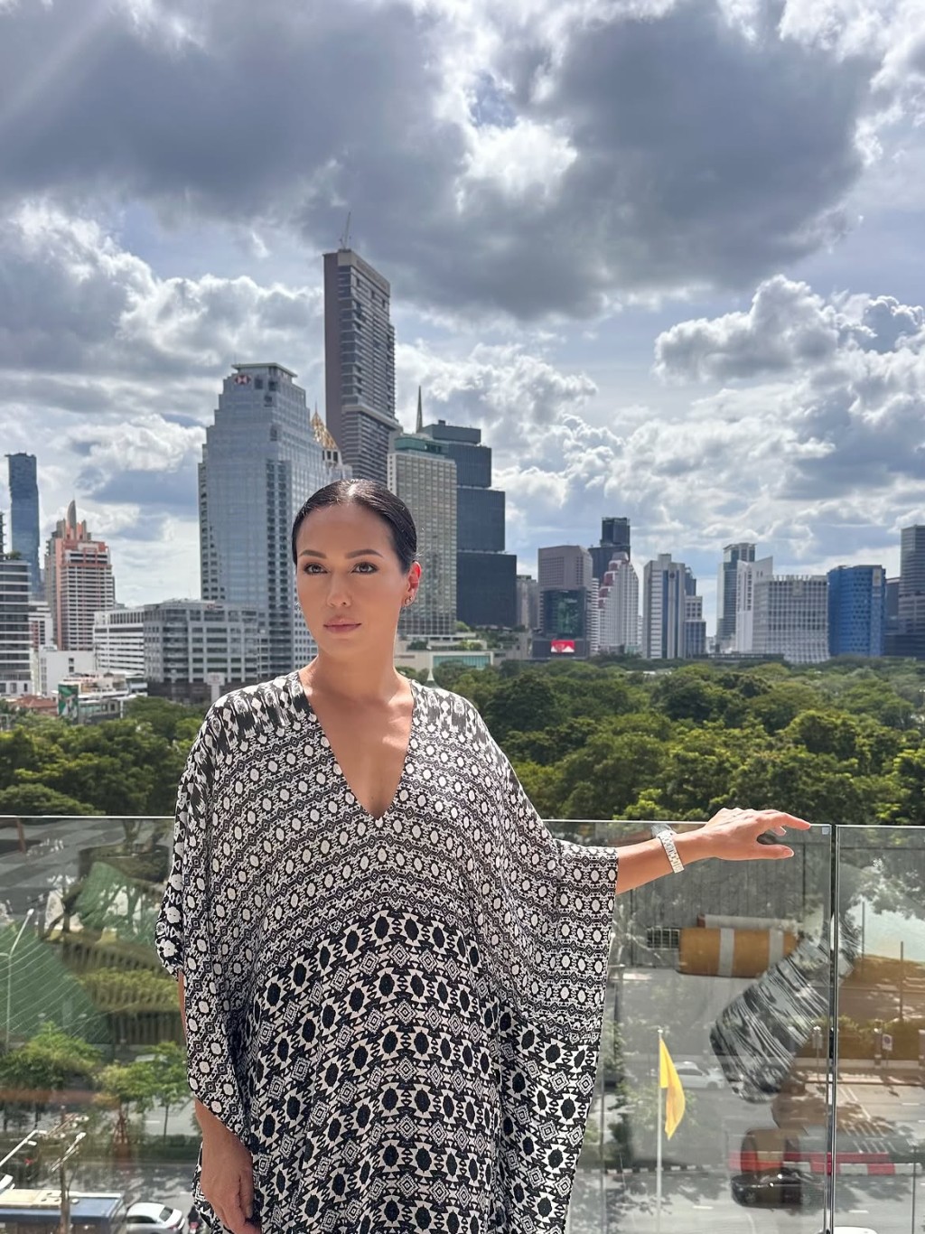 貝安琪展貴婦氣色。