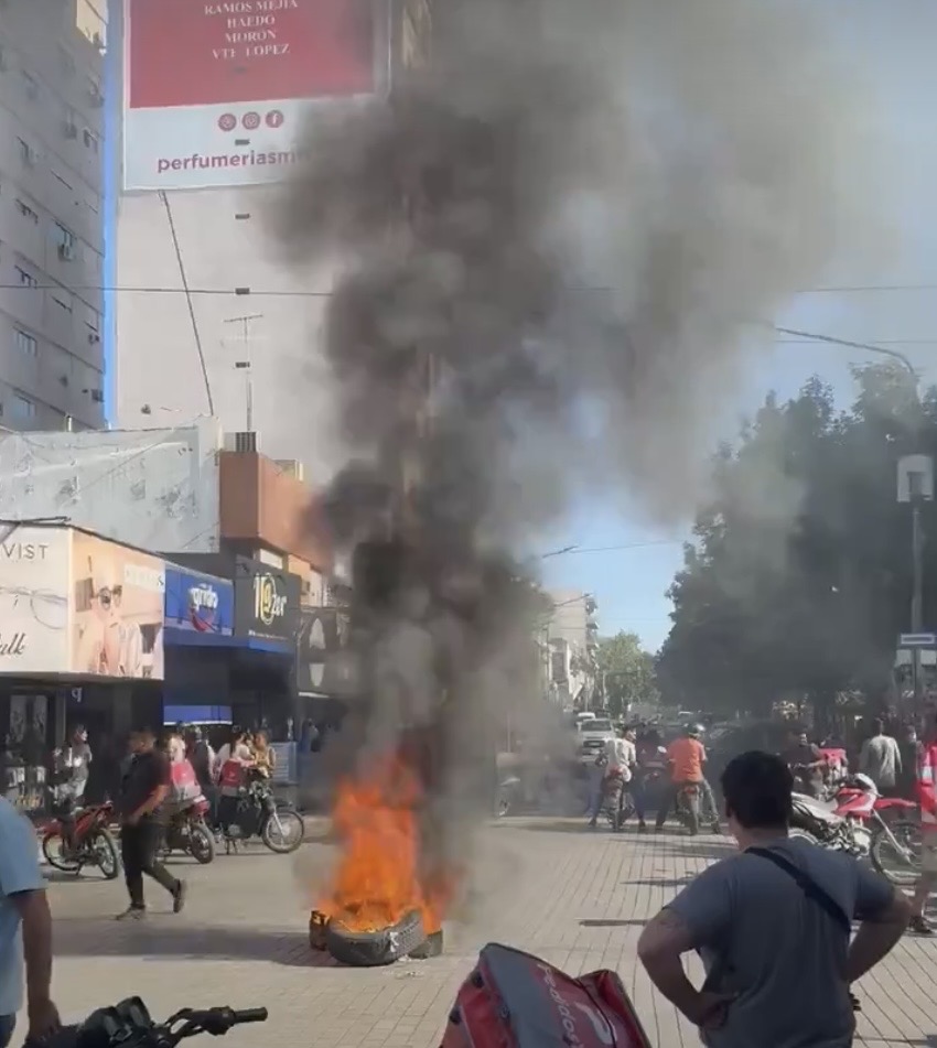 古巴中部城市莫龍(Morón)爆發反政府示威。 X@GuntherEagleman 古巴中部城市莫龍(Morón)爆發反政府示威。 X@GuntherEagleman