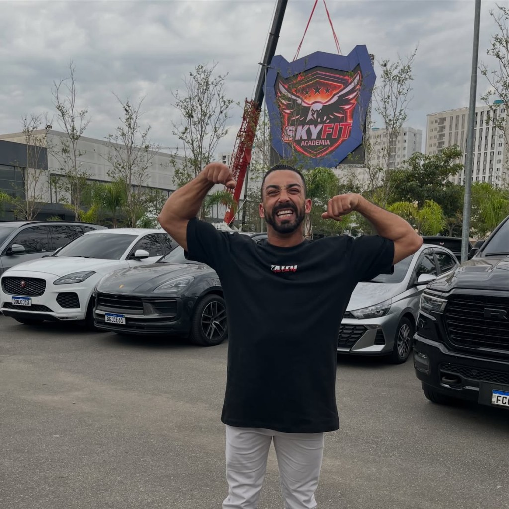 Lékão 出生于巴西巴伊亚州,出生时因并发症严重缺氧,刚来到世界就面临生死考验。 Lékão 出生于巴西巴伊亚州,出生时因并发症严重缺氧,刚来到世界就面临生死考验。