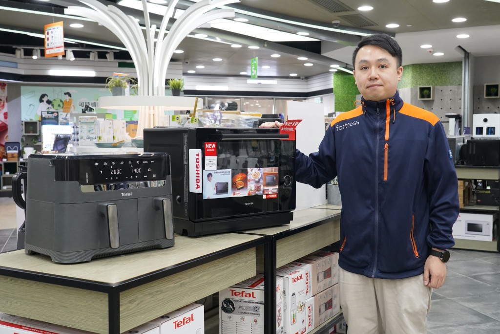 豐澤電器Customer Supervisor Lok Leung指消費者可以用功能性為選擇烹調電器的指標。