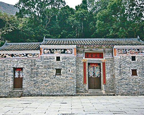 三個具考古研究價值的地點包括粉嶺坪輋長山古寺。