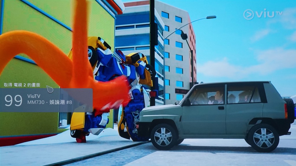 可經Room to Room Share功能，由WiFi接收另一台LG電視的數碼電視訊號，不用插天綫也可觀看電視。