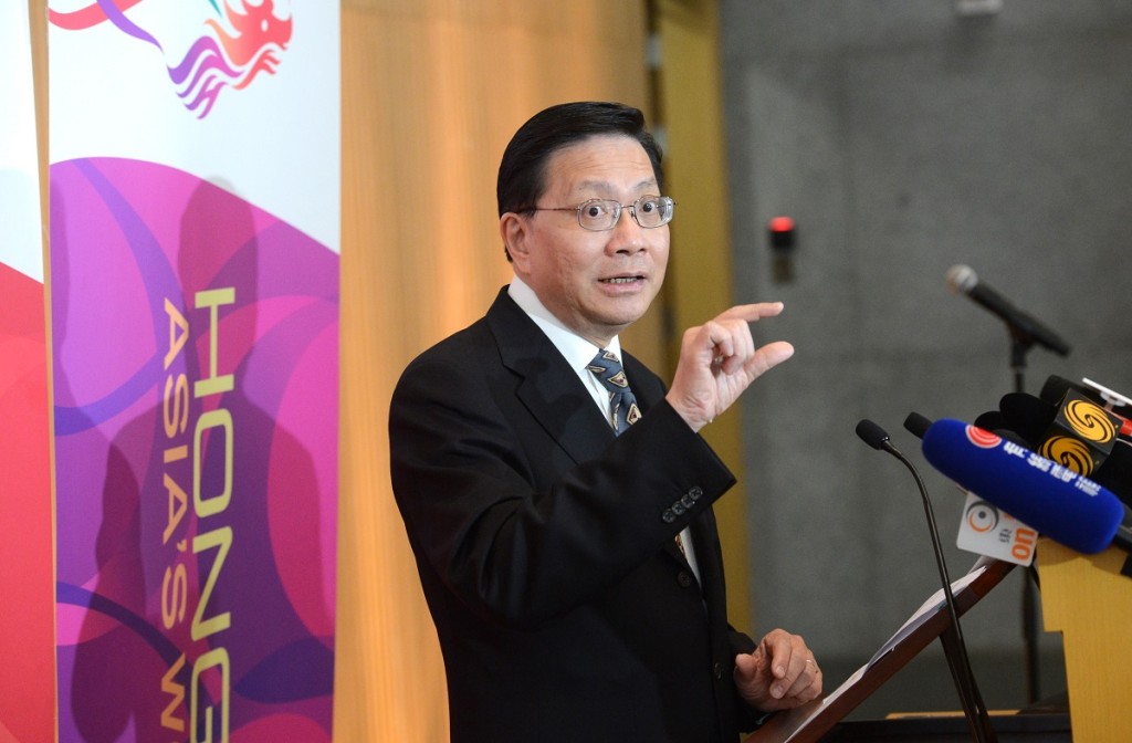 張炳良指加入政府時獲邀負責房屋及土地規劃政策,最終「拆局」失敗而改變範疇。資料圖片