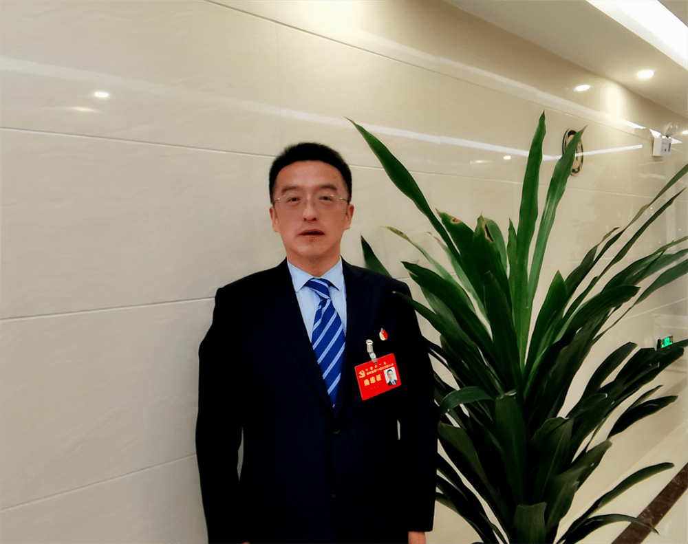 王學文為青海西寧人，1993年7月參加工作，曾任青海省文化和旅遊廳黨組書記、廳長。