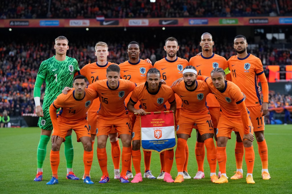 荷蘭連續兩場友賽贏4:0。荷蘭國家隊X
