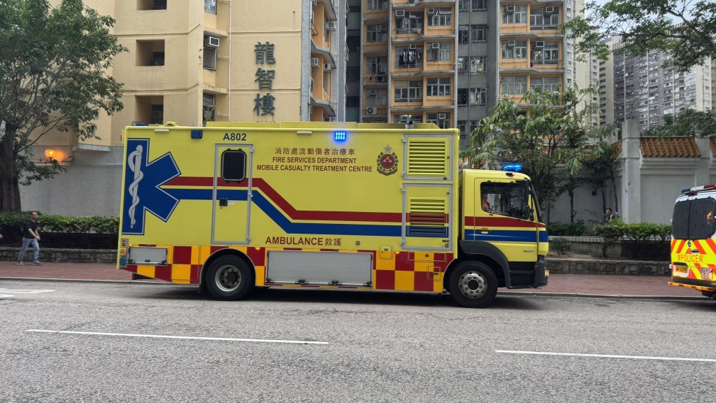 消防處部署流動傷者治療車。FB:黃大仙區友 消防處部署流動傷者治療車。FB:黃大仙區友