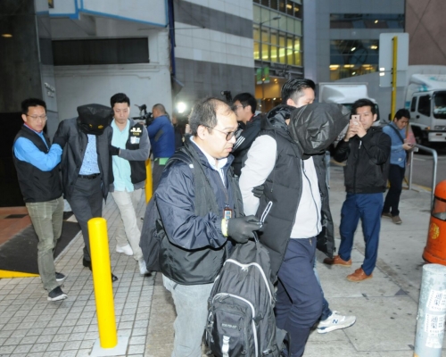 警方拘捕三名男子。