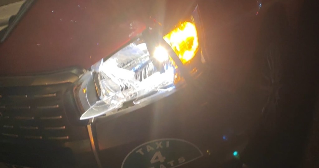 车灯亦告损毁。(的士司机资讯网facebook)