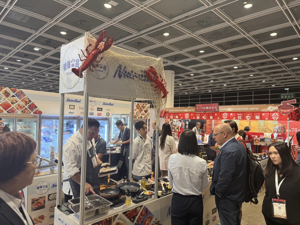 展覽分為餐飲及零售業兩部分,旨在促進兩大行業互相交流。 展覽分為餐飲及零售業兩部分,旨在促進兩大行業互相交流。