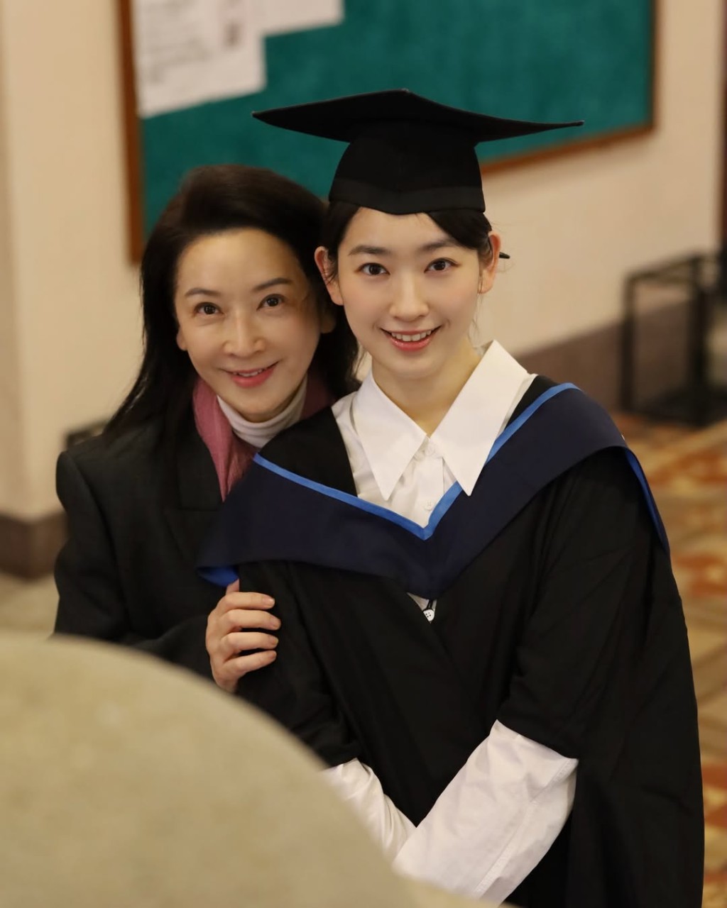 龔慈恩的大女林愷鈴English literature and linguistics碩士畢業。
