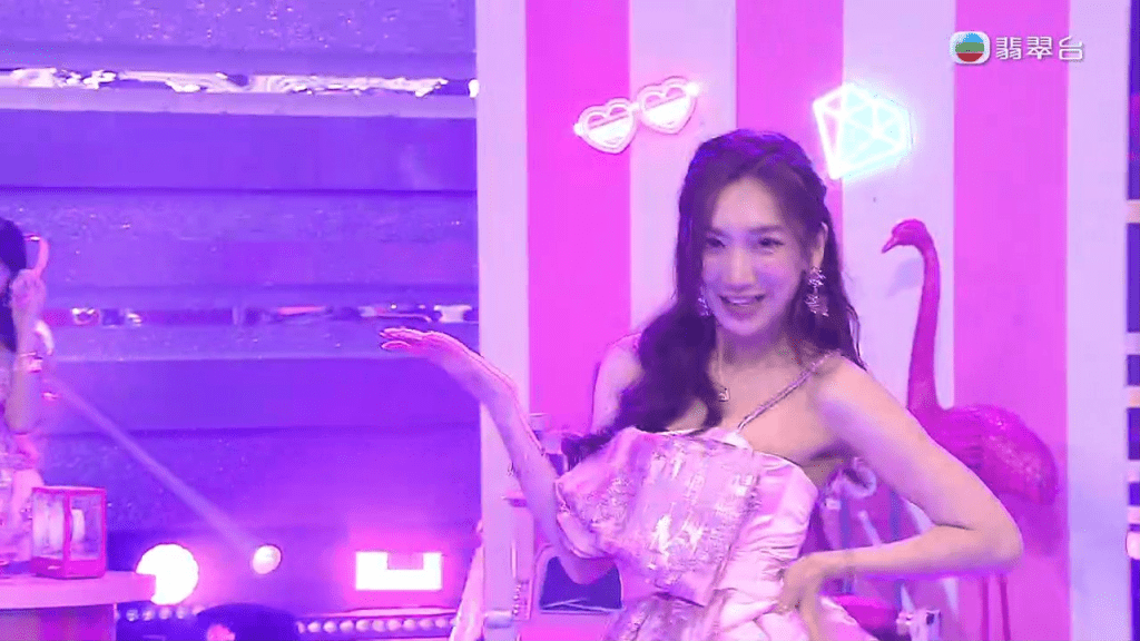 大擺pose。 大擺pose。