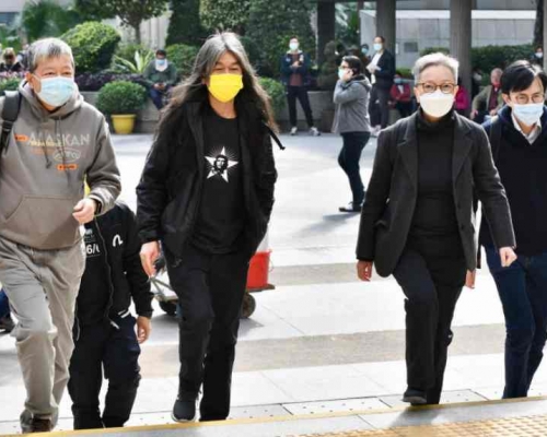 李卓人、梁國雄、梁國雄、吳靄儀及何秀蘭等人上庭。