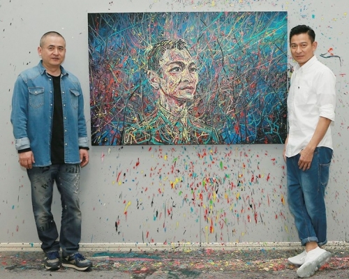 劉德華邀請曾梵志(左)為其演唱會主題作畫。