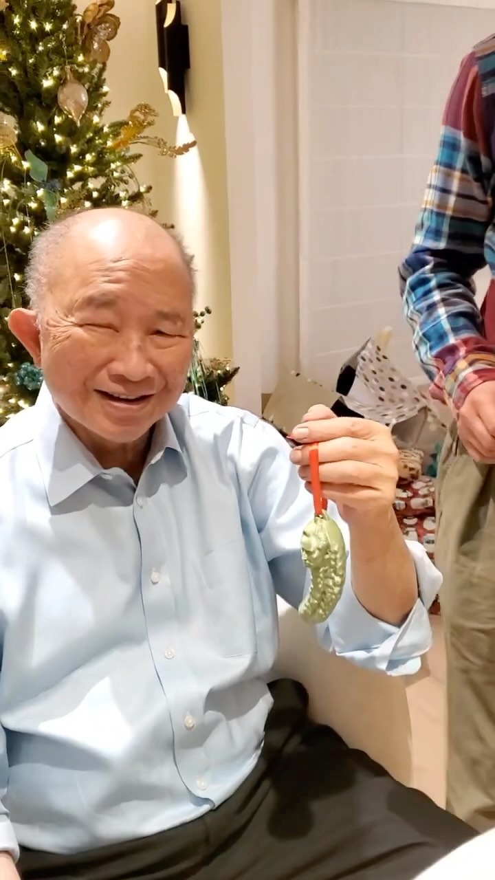 吳宇森在逃難時睇新聞報道,見到火勢猛烈,曾懷疑房屋會被燒。 吳宇森在逃難時睇新聞報道,見到火勢猛烈,曾懷疑房屋會被燒。