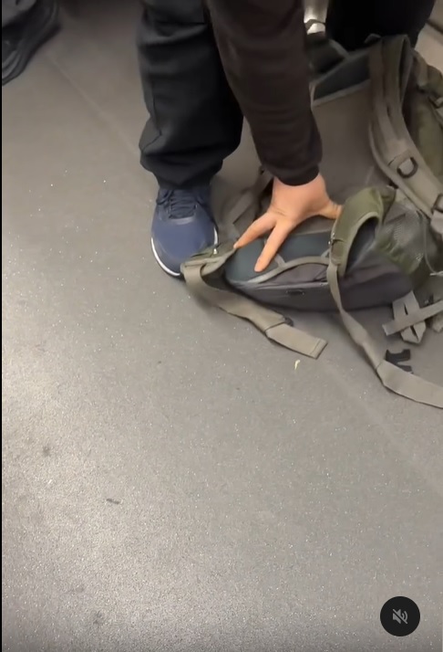 港鐵車廂乘客「尿袋」突爆炸起火！目擊者險被燒頭髮嘆「好危險」 籲2點注意外置充電器安全