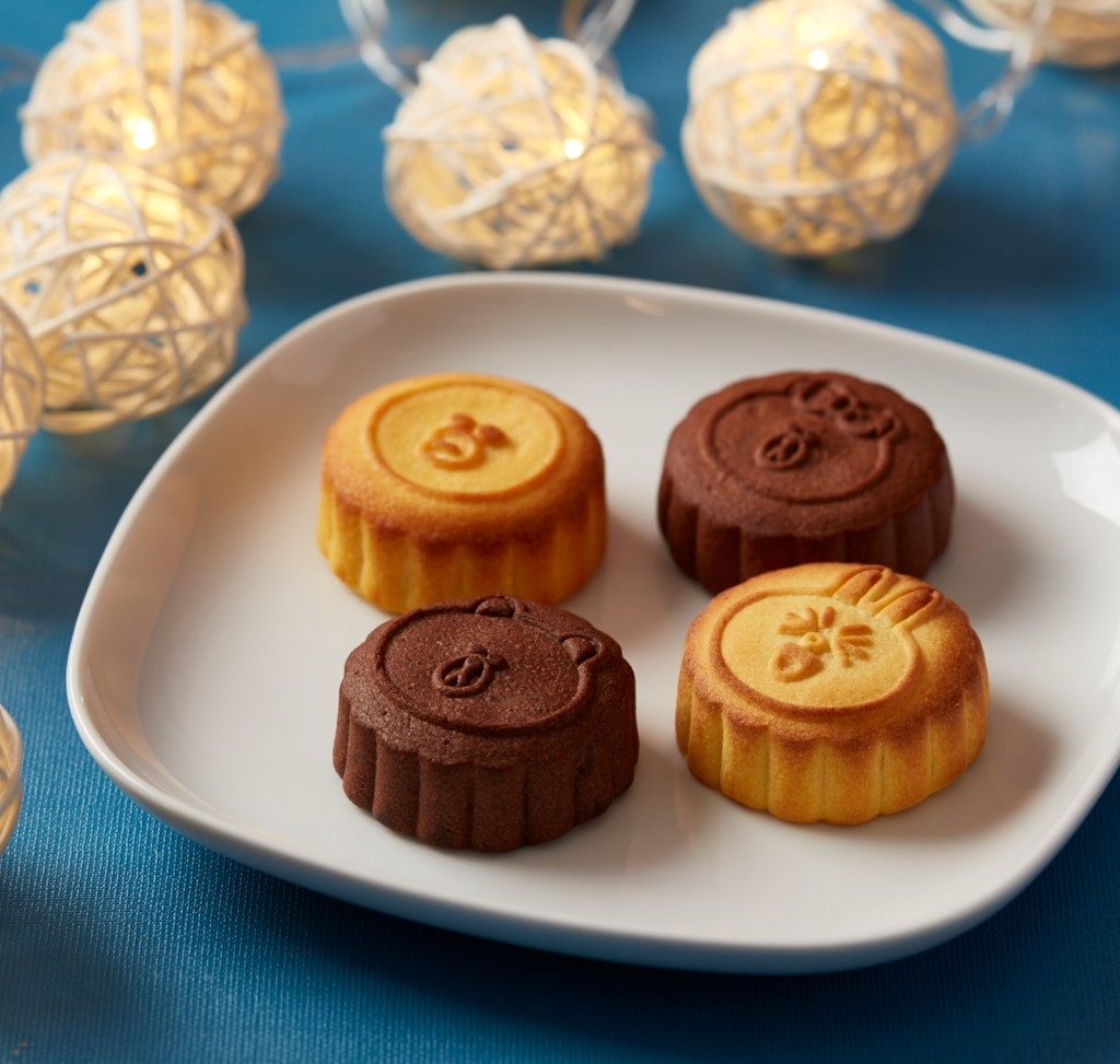 可于湾仔皇后大道东奇华分店可买到LINE FRIENDS WITH KEE WAH BAKERY现烤单个装奶皇月饼。 可于湾仔皇后大道东奇华分店可买到LINE FRIENDS WITH KEE WAH BAKERY现烤单个装奶皇月饼。