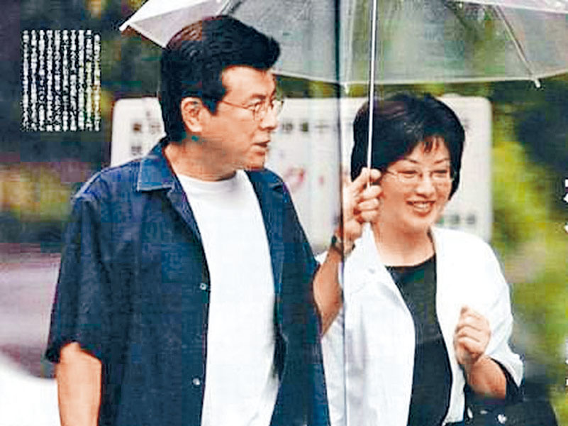 山口百惠與三浦友和結婚40年依然恩愛,連續15年獲選為「最理想名人夫婦」。