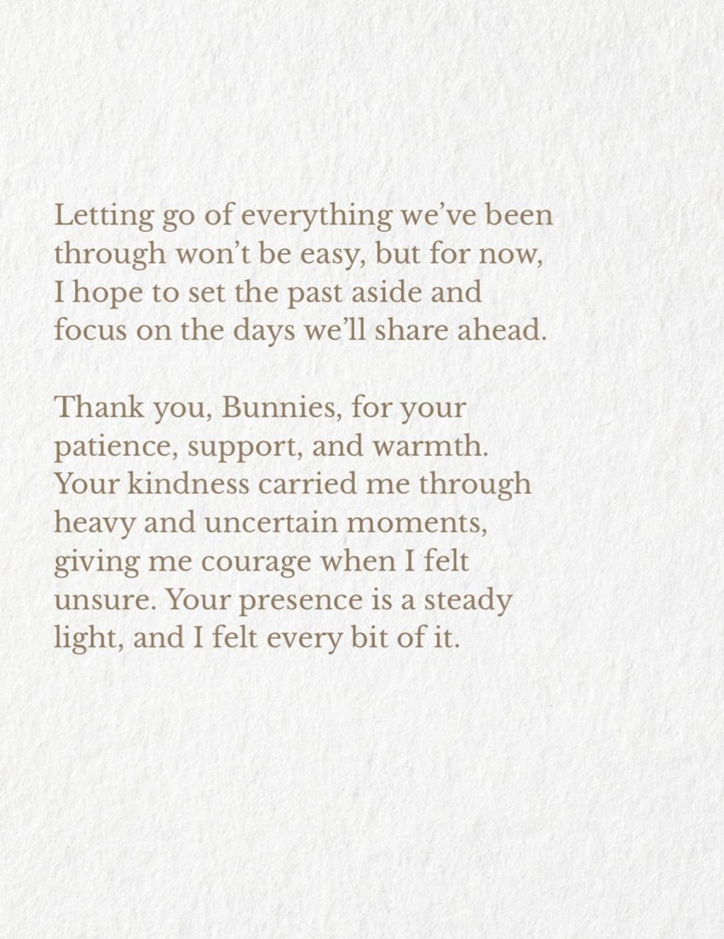 Danielle继日前的直播后，再以英文及韩文撰长文表示困难不易跨过，但会继续向前。