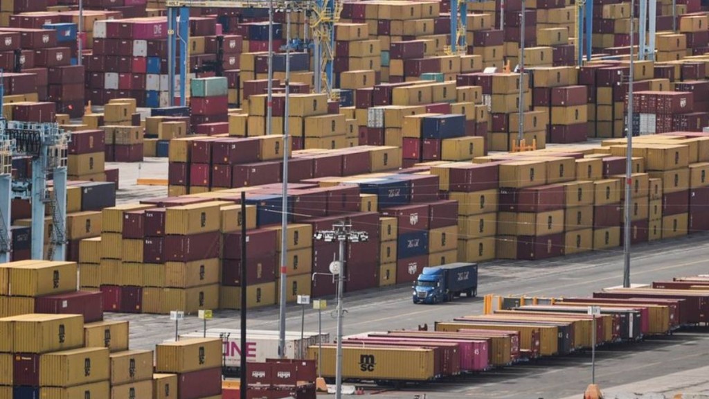 美國最高法院指特朗普政府依據《國際緊急經濟權力法》加徵關稅違法。美聯社