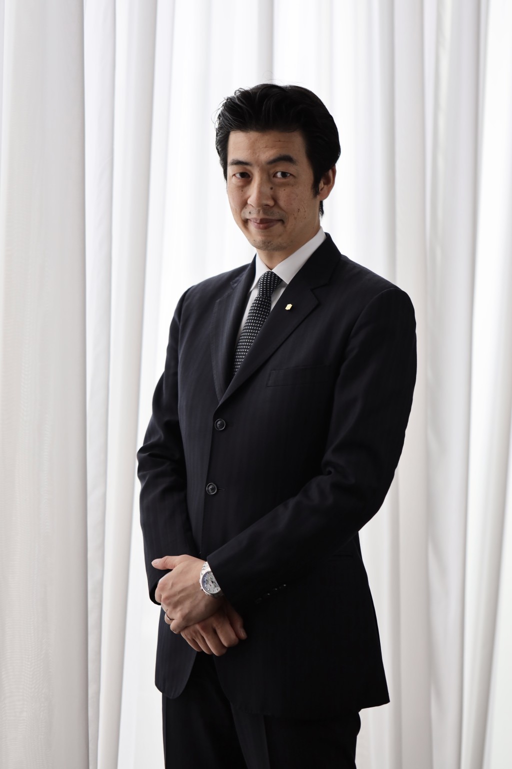港島香格里拉酒店房務部總監三浦亮表示,用回收的酒店紡織品制作成手提袋,同事都表示讚賞。 港島香格里拉酒店房務部總監三浦亮表示,用回收的酒店紡織品制作成手提袋,同事都表示讚賞。