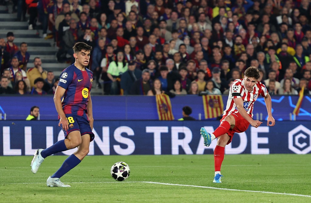 隊友大讚艾利華斯，巴爾拿則指他在訓練時一球不入。路透社