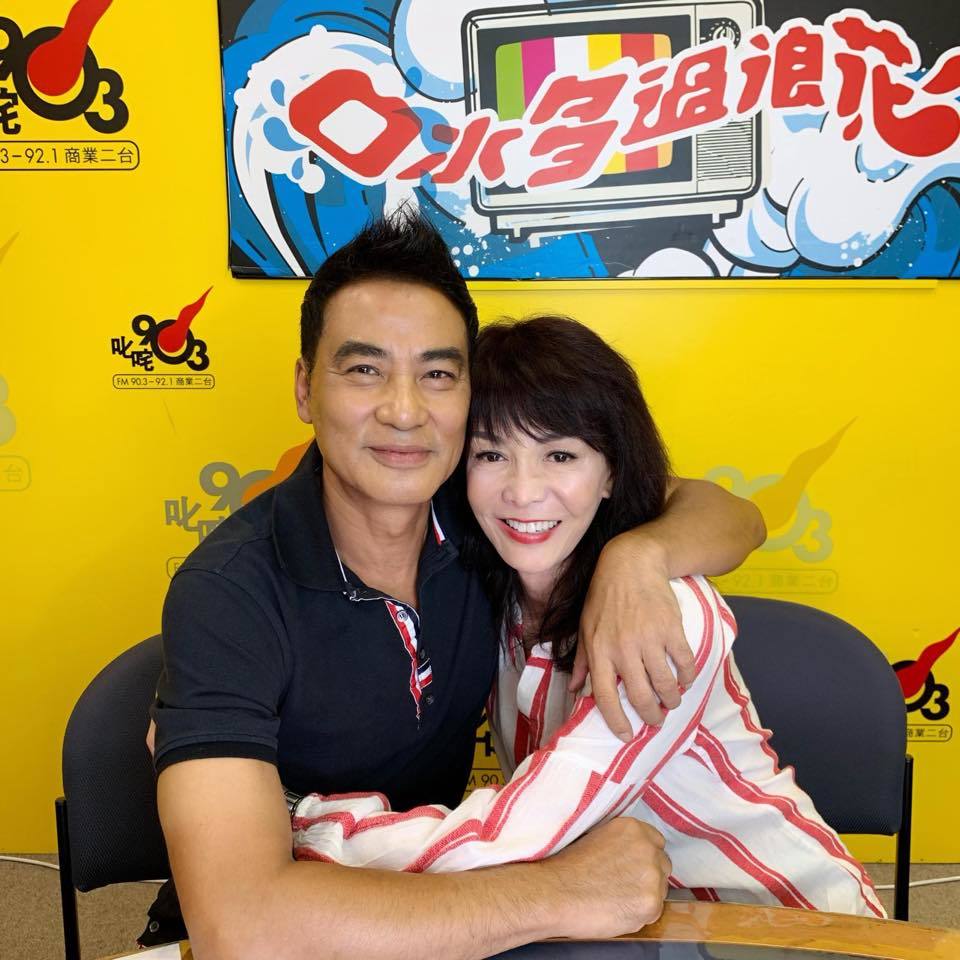 郑裕玲早前在电台节目《口水多过浪花》访问好友任达华。