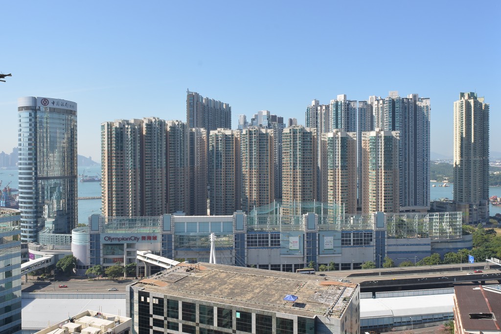 港鐵奧運站周邊有不少大型屋苑。