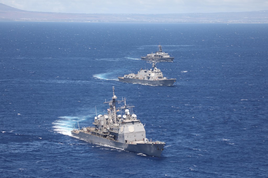 美軍太平洋艦隊在Facebook公布聯合軍演照片。 