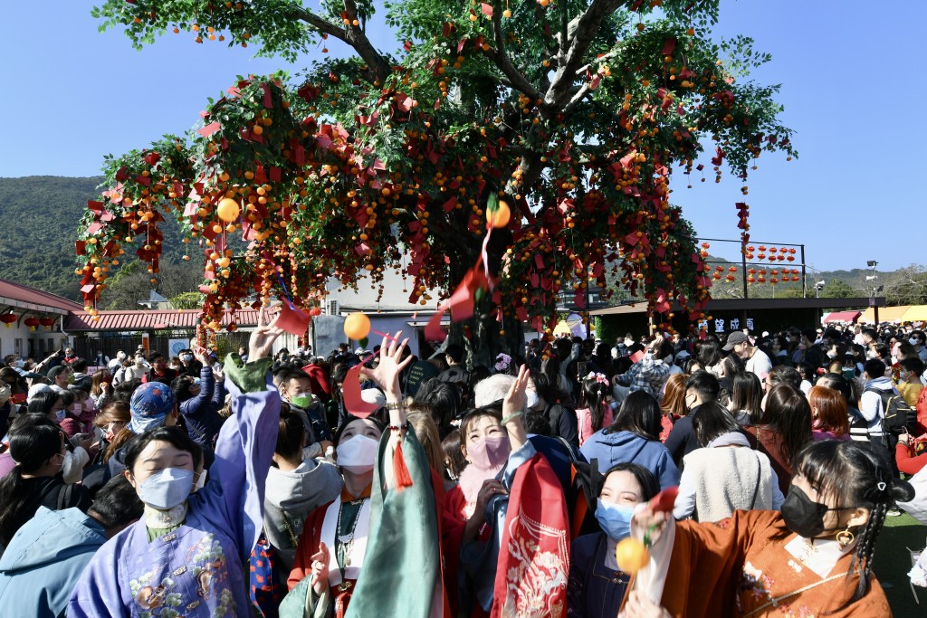 「丹青承南」期望藉此向海內外宣傳「拋寶牒」中國傳統習俗。盧江球攝