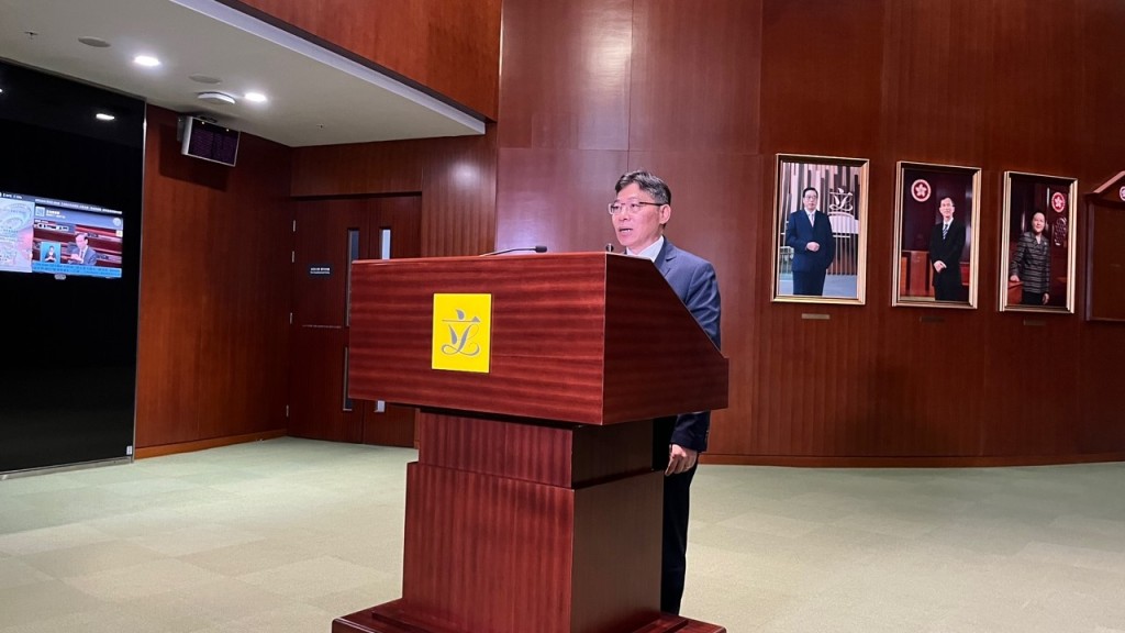 運輸及物流局局長林世雄表示,毋須揣測港鐵增加維修基金會否影響票價。李健威攝