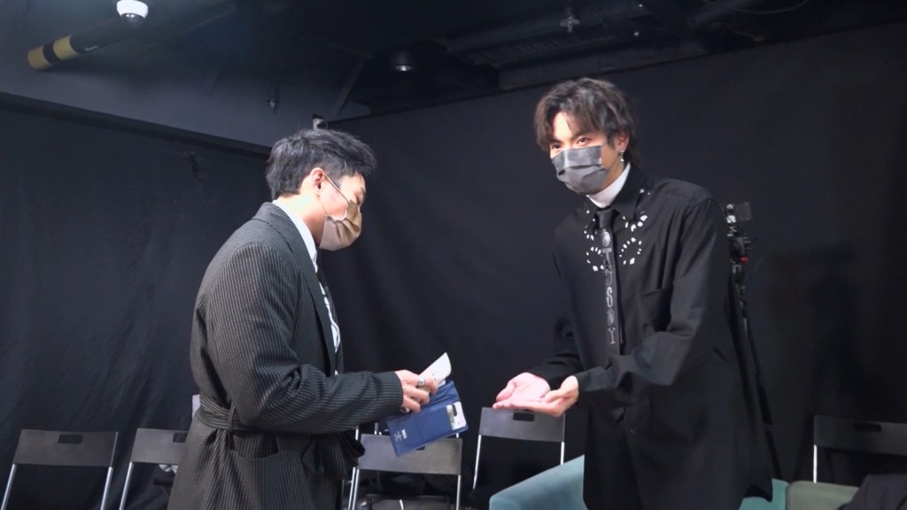 阿Dee拎錢收賣193不果。