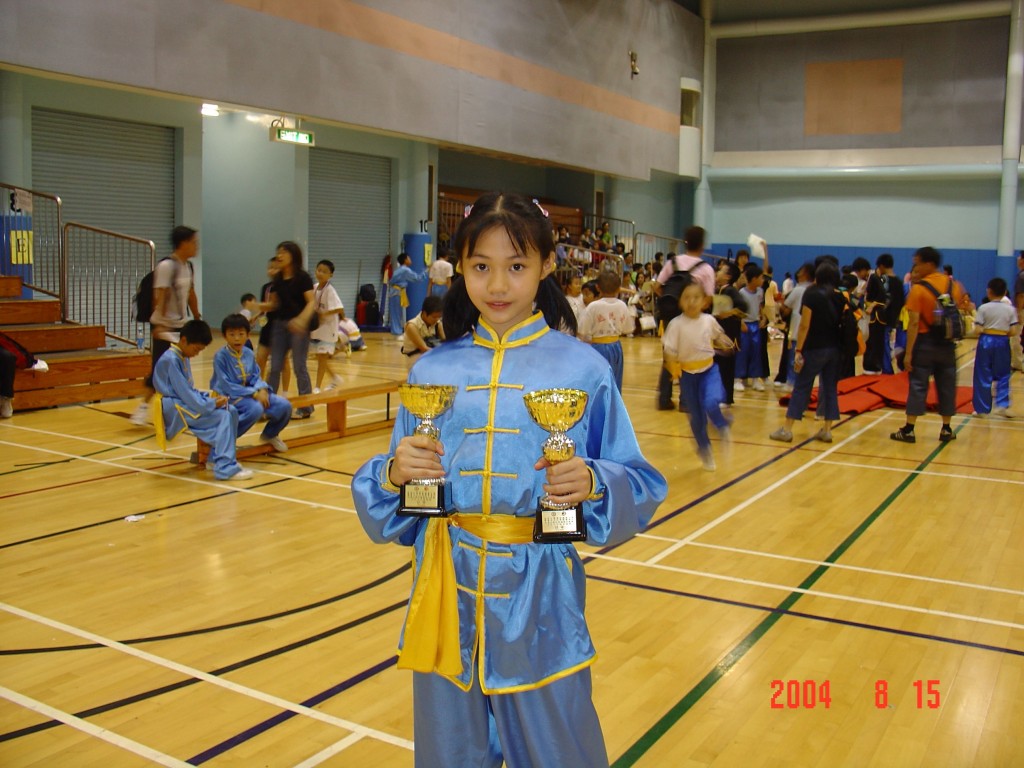 何佩珉曾於公開國術兒童分齡賽中，分別憑槍和拳奪得冠、亞軍。