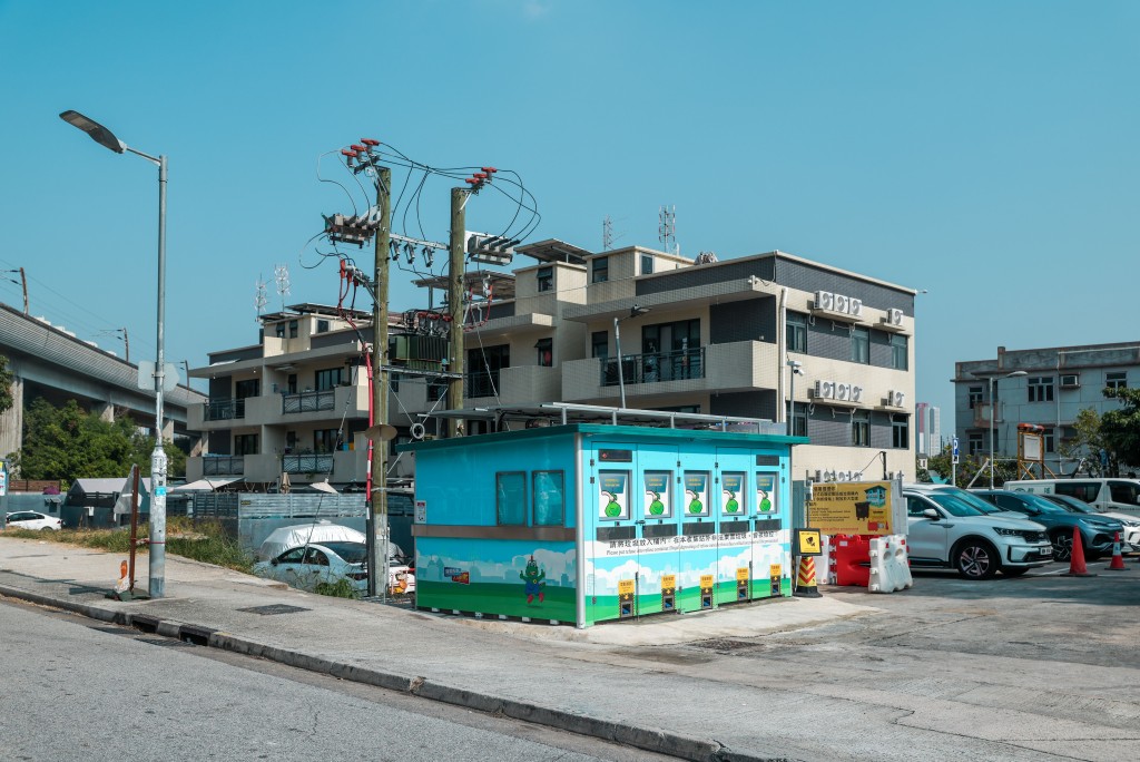 安裝網絡攝錄機後,非法棄置垃圾個案大幅減少,檢控數字亦隨之下降。 安裝網絡攝錄機後,非法棄置垃圾個案大幅減少,檢控數字亦隨之下降。