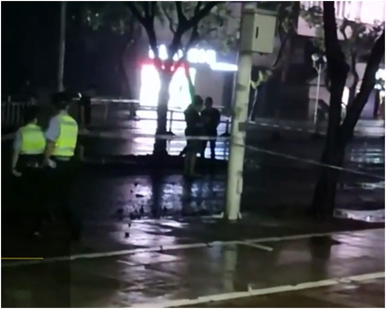 公安及有關人員到場封鎖現場。
