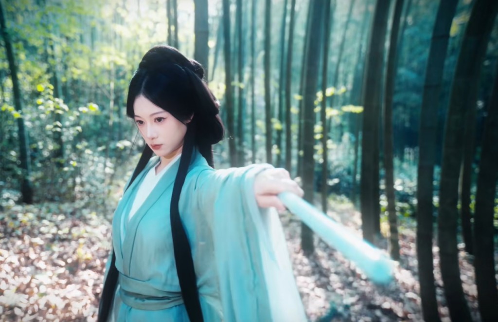 吴柳芳转型古风，走出阴霾迎新生。 抖音