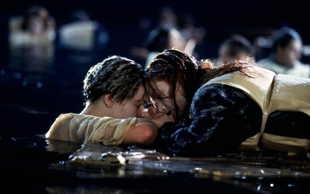 《鐵達尼號》影迷過去25年一直在辯論JACK要死的結局。 網圖