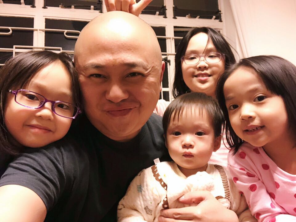 Bob育有3女1子是圈中多仔公之一。