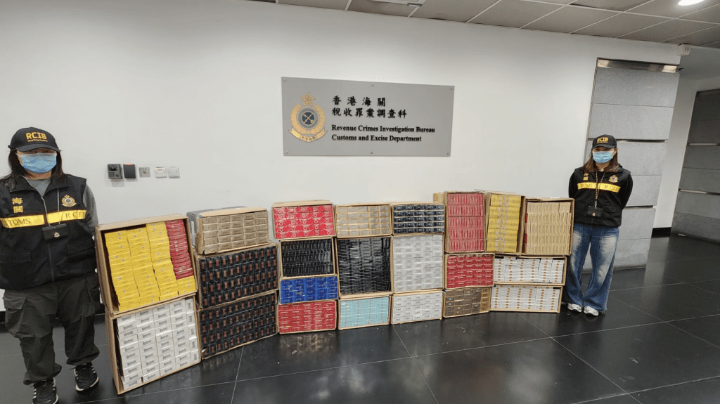 海关检获约31万支怀疑私烟，估计市值约140万元。黎志伟摄