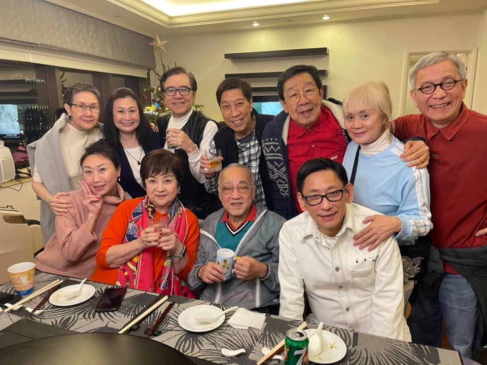 一班演藝圈老友記,早已成為一家人,一齊慶祝冬至。