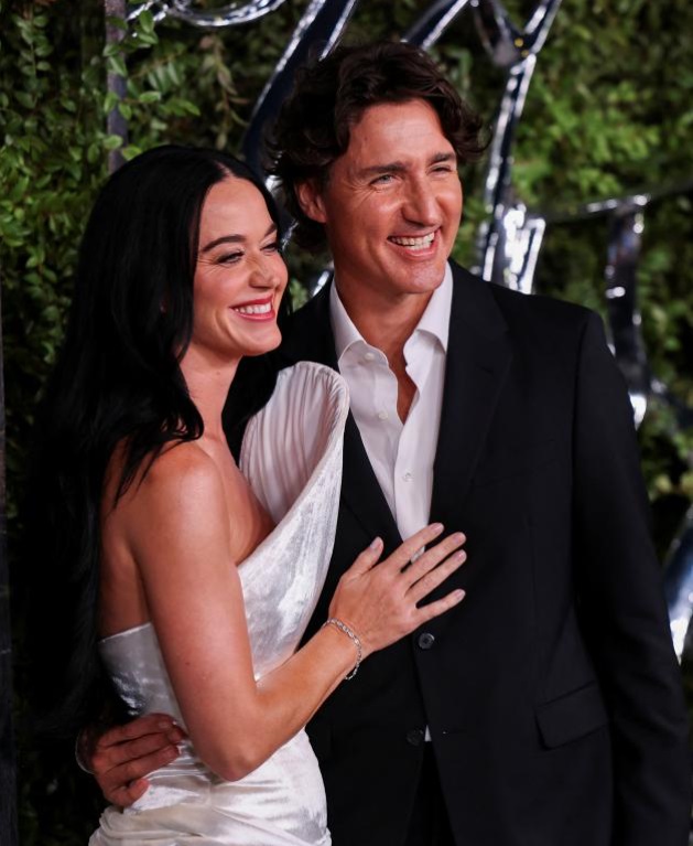 Katy Perry與加拿大前總理杜魯多拍拖出席盛會。(路透社) Katy Perry與加拿大前總理杜魯多拍拖出席盛會。(路透社)